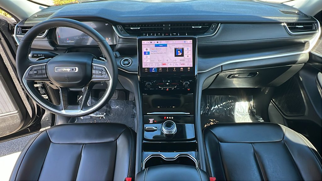 Thumbnail: 2023 Jeep Grand Cherokee - 30