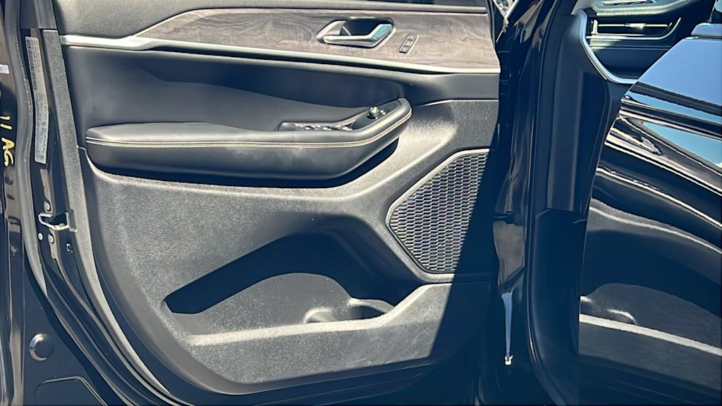 Thumbnail: 2023 Jeep Grand Cherokee - 27