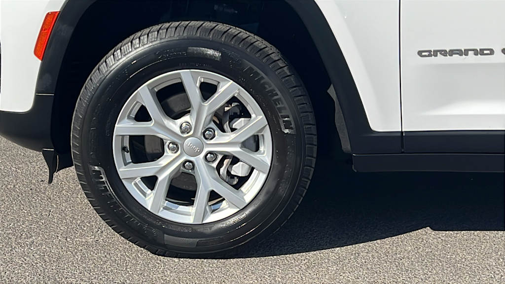 Thumbnail: 2023 Jeep Grand Cherokee - 8