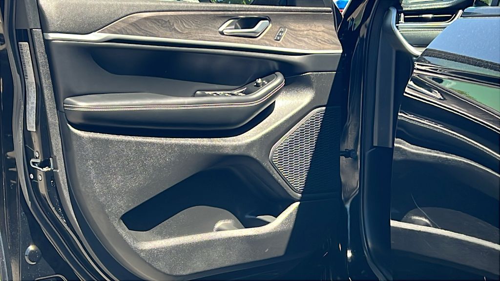 Thumbnail: 2025 Jeep Grand Cherokee - 29