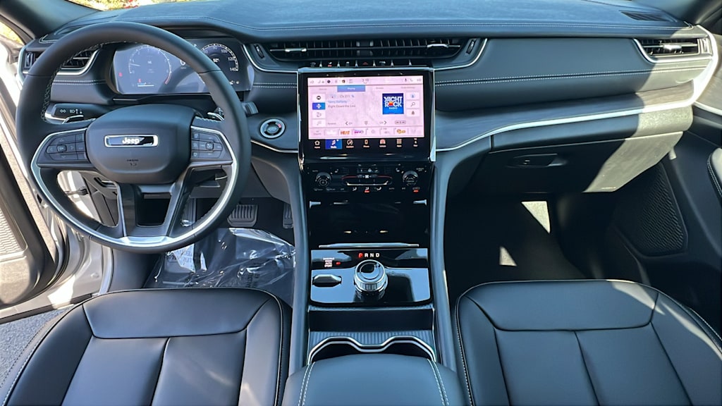 Thumbnail: 2025 Jeep Grand Cherokee - 13