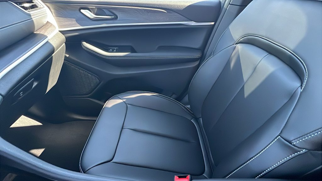 Thumbnail: 2025 Jeep Grand Cherokee - 11