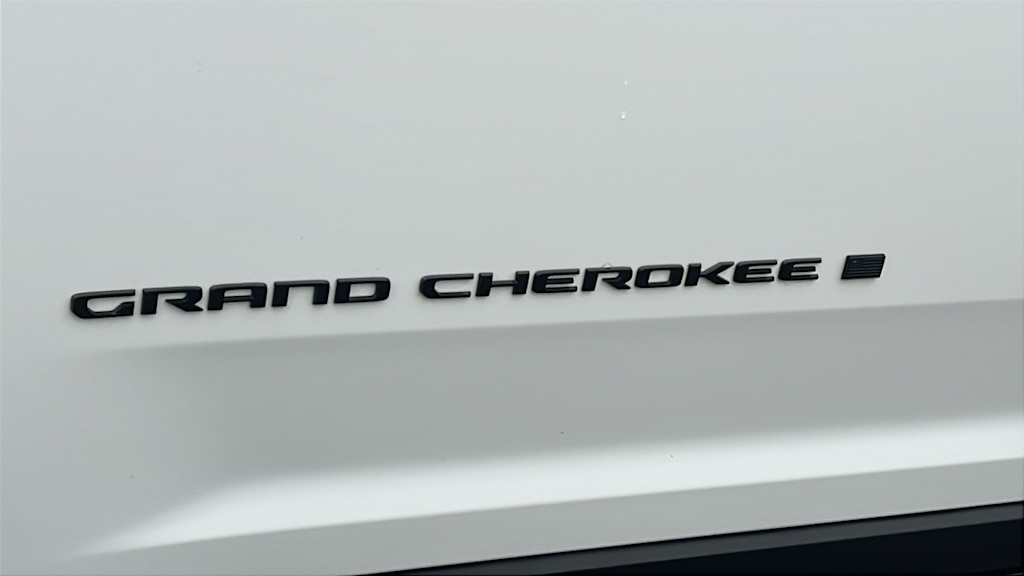 Thumbnail: 2023 Jeep Grand Cherokee - 7