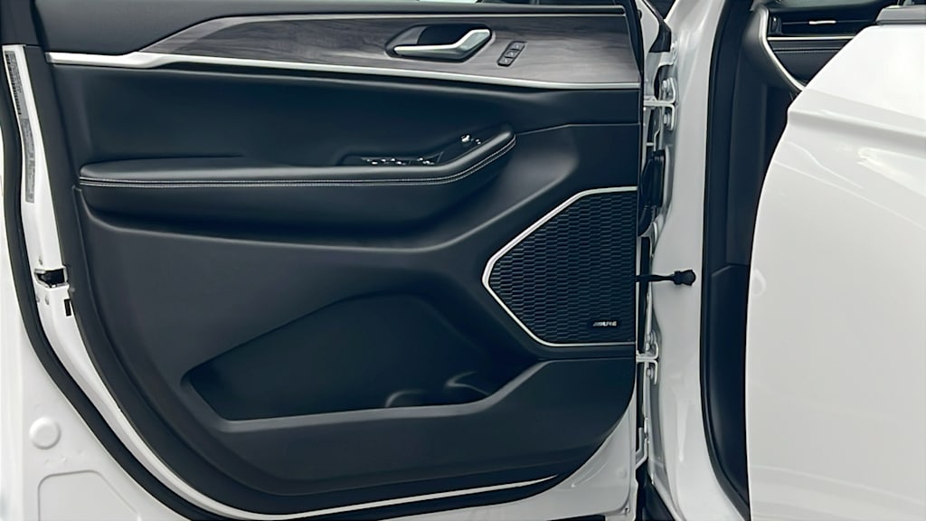 Thumbnail: 2023 Jeep Grand Cherokee - 28