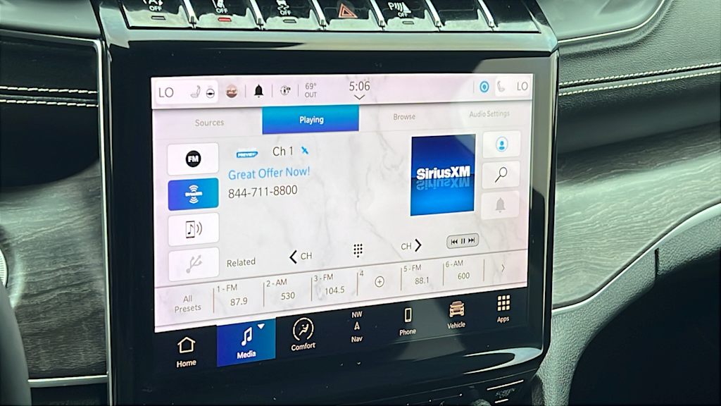 Thumbnail: 2023 Jeep Grand Cherokee - 14