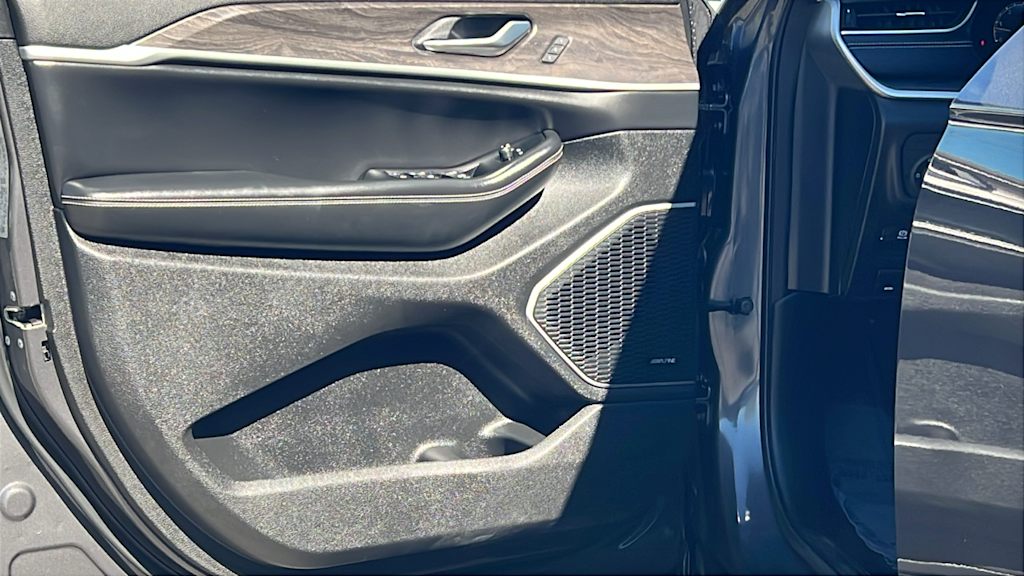 Thumbnail: 2023 Jeep Grand Cherokee - 28