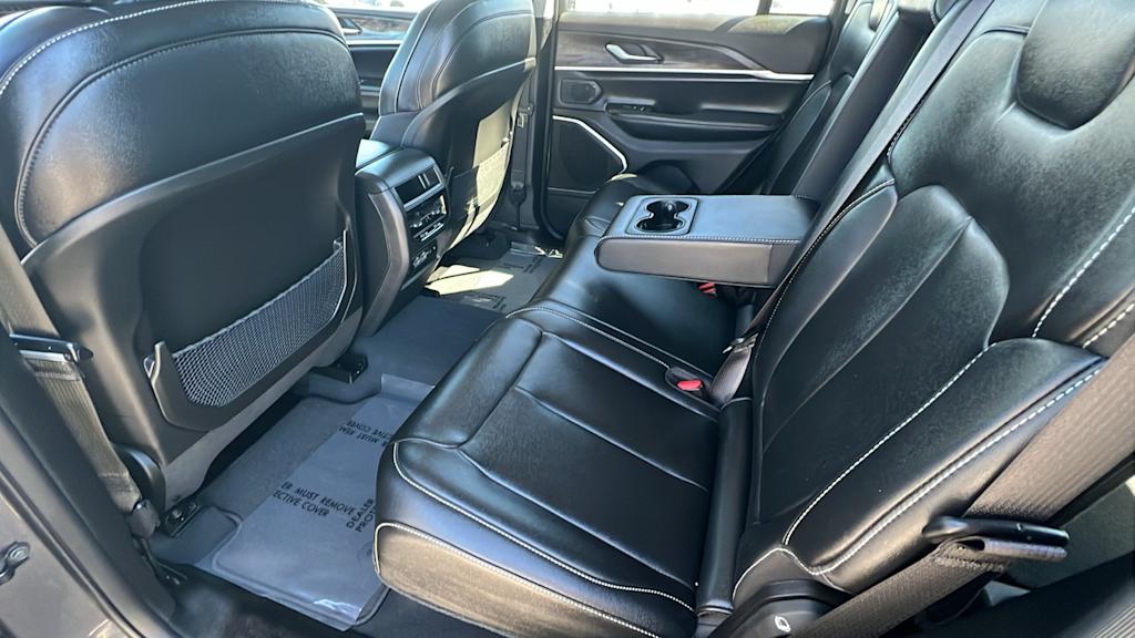 Thumbnail: 2023 Jeep Grand Cherokee - 12