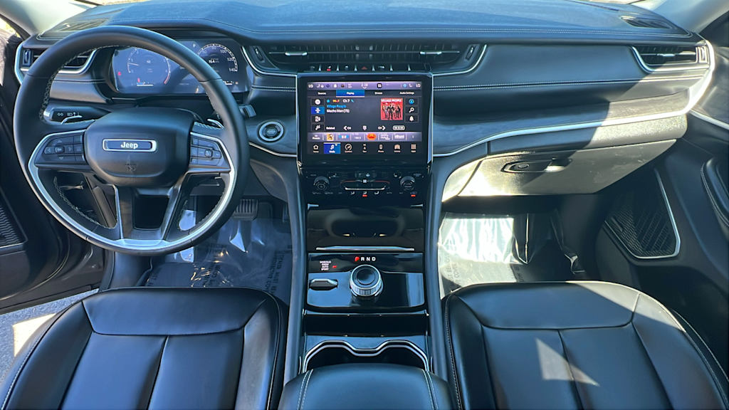 Thumbnail: 2023 Jeep Grand Cherokee - 14