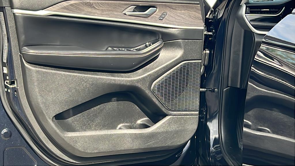 Thumbnail: 2023 Jeep Grand Cherokee - 27