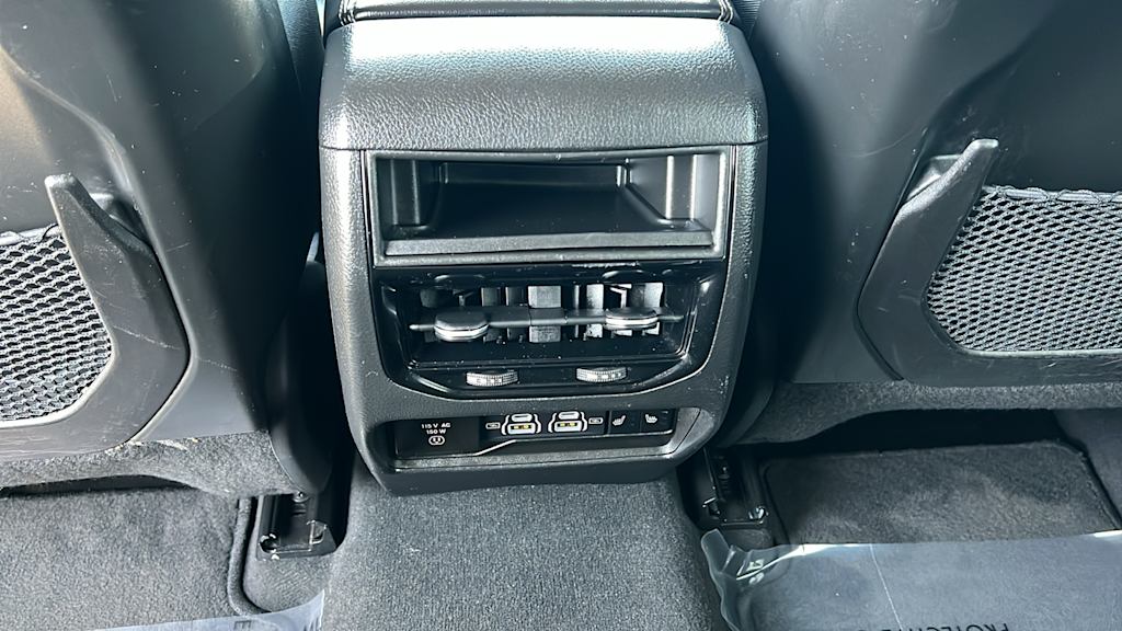 2023 Jeep Grand Cherokee Limited Edition 30