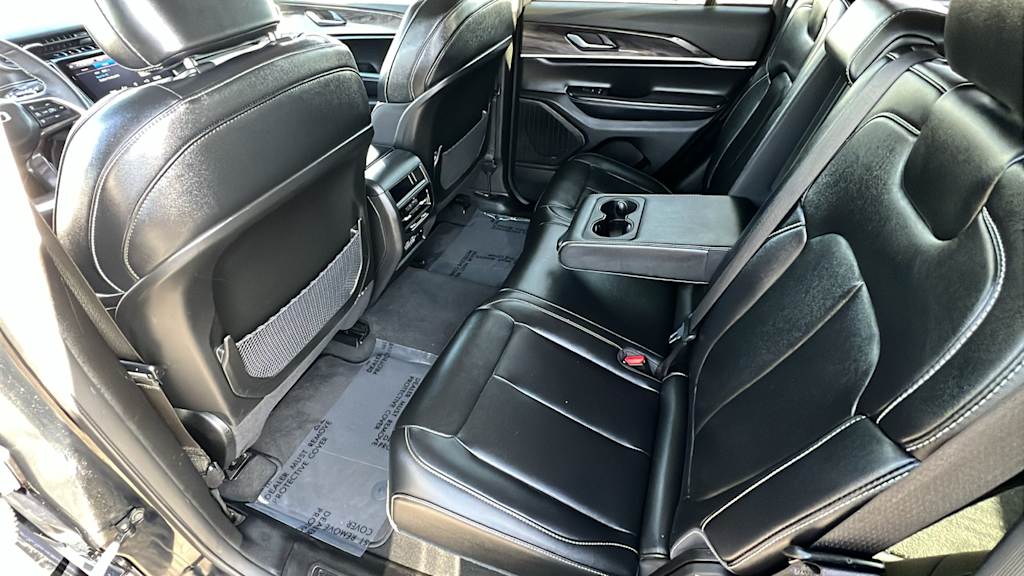 2023 Jeep Grand Cherokee Limited Edition 12