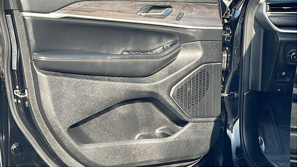 2023 Jeep Grand Cherokee Limited Edition 29