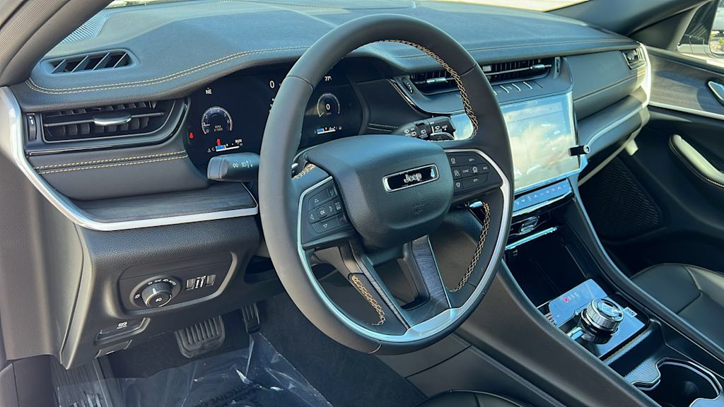 Thumbnail: 2026 Jeep Grand Cherokee - 2