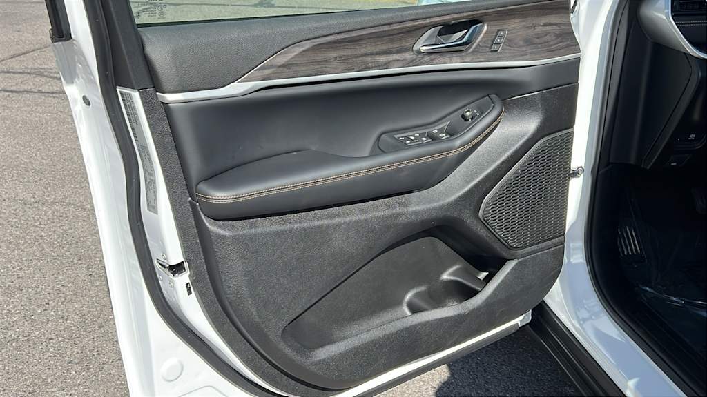 Thumbnail: 2026 Jeep Grand Cherokee - 28