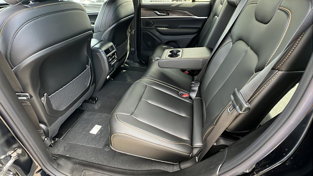 Thumbnail: 2026 Jeep Grand Cherokee - 12