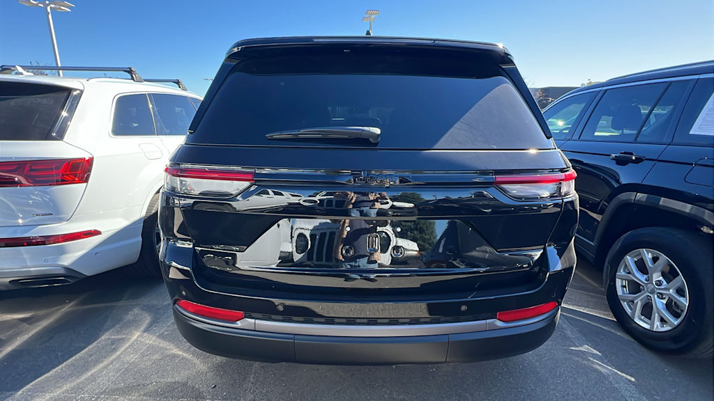 Thumbnail: 2026 Jeep Grand Cherokee - 8