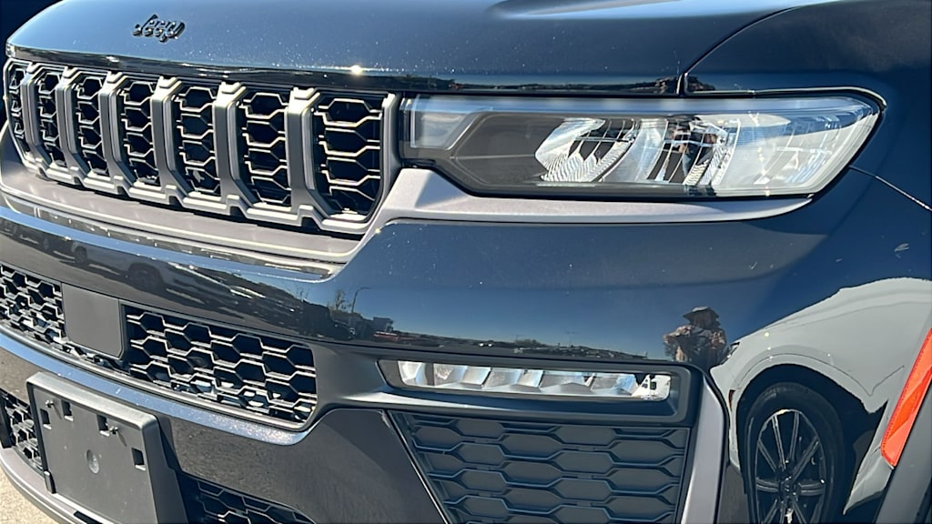 Thumbnail: 2026 Jeep Grand Cherokee - 10
