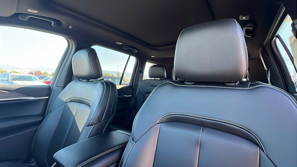 Thumbnail: 2026 Jeep Grand Cherokee - 10