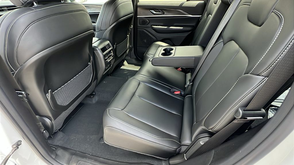 Thumbnail: 2026 Jeep Grand Cherokee - 12