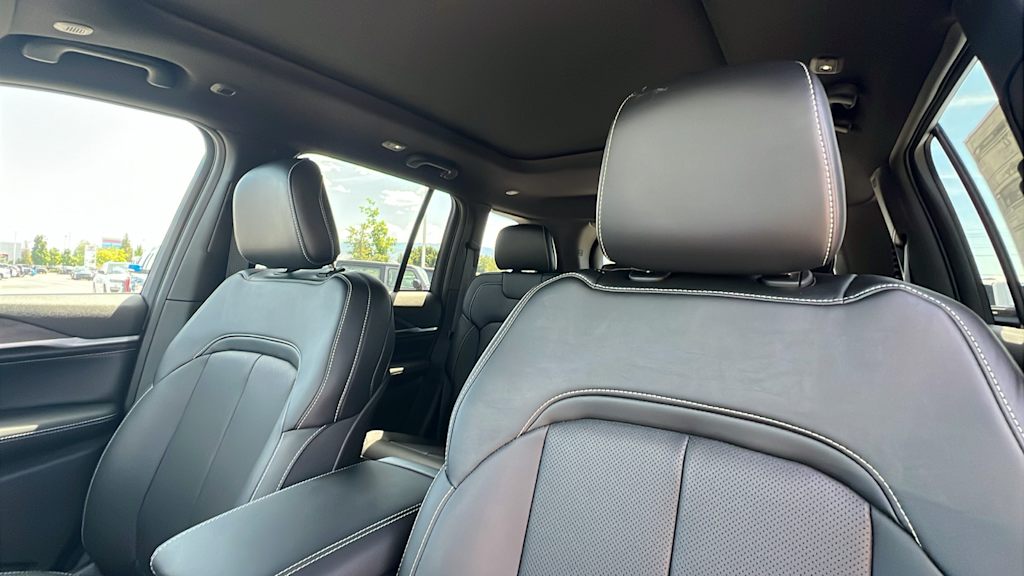 Thumbnail: 2026 Jeep Grand Cherokee - 10