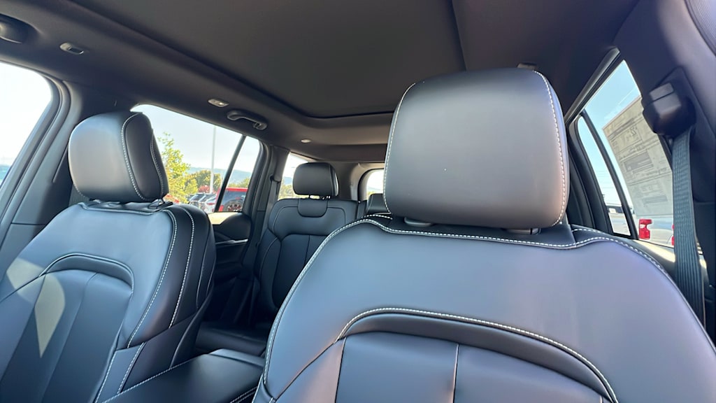 Thumbnail: 2026 Jeep Grand Cherokee - 9