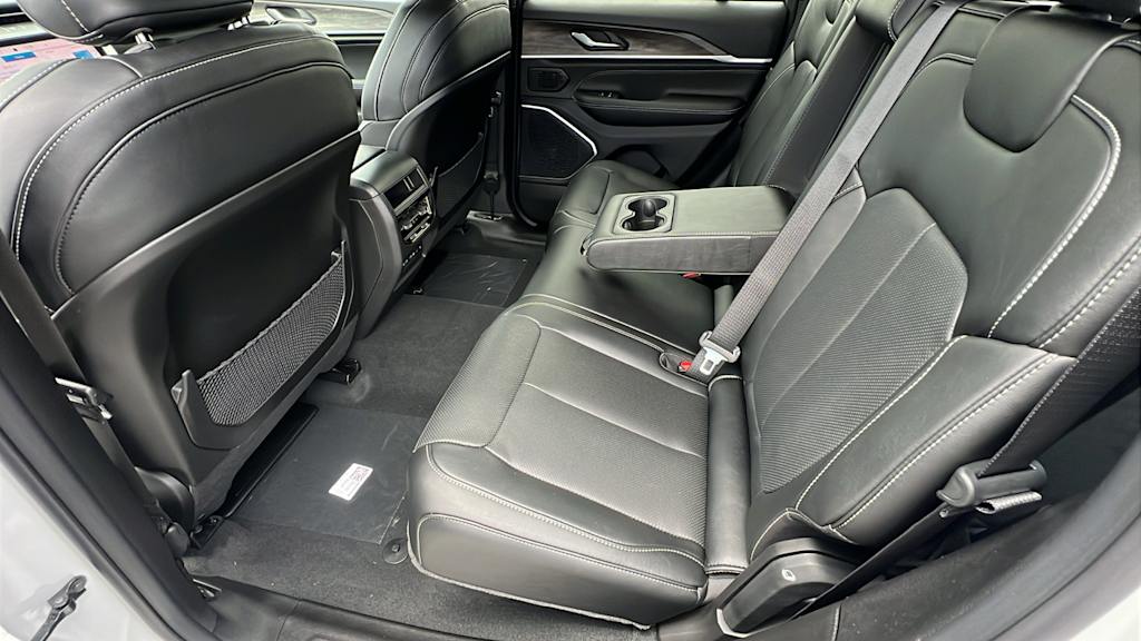 Thumbnail: 2026 Jeep Grand Cherokee - 12