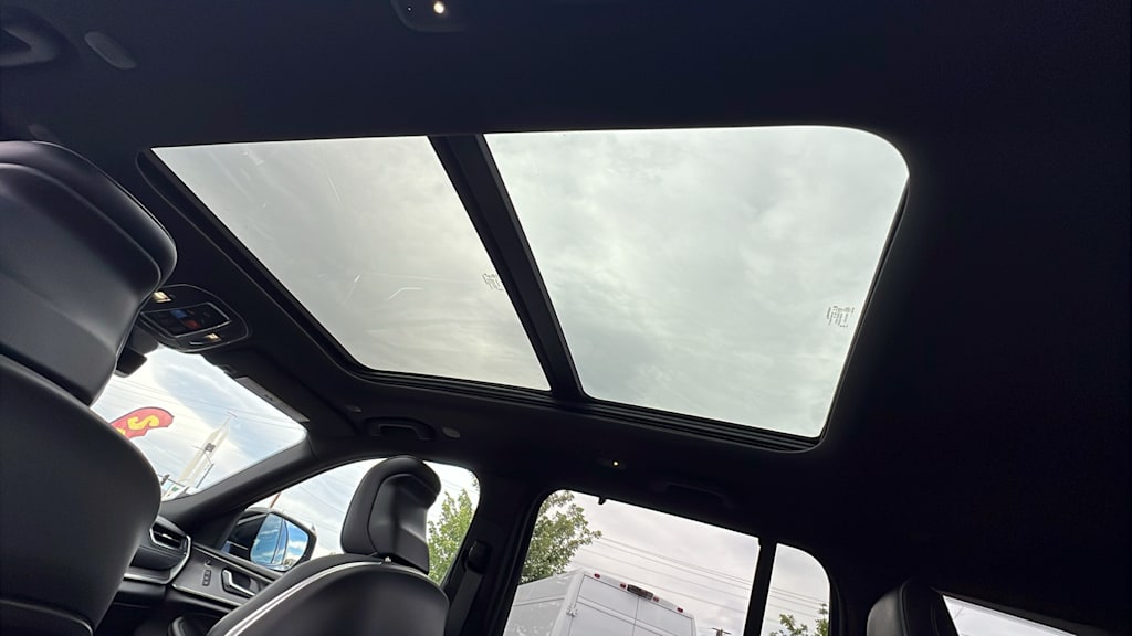 Thumbnail: 2025 Jeep Grand Cherokee - 30