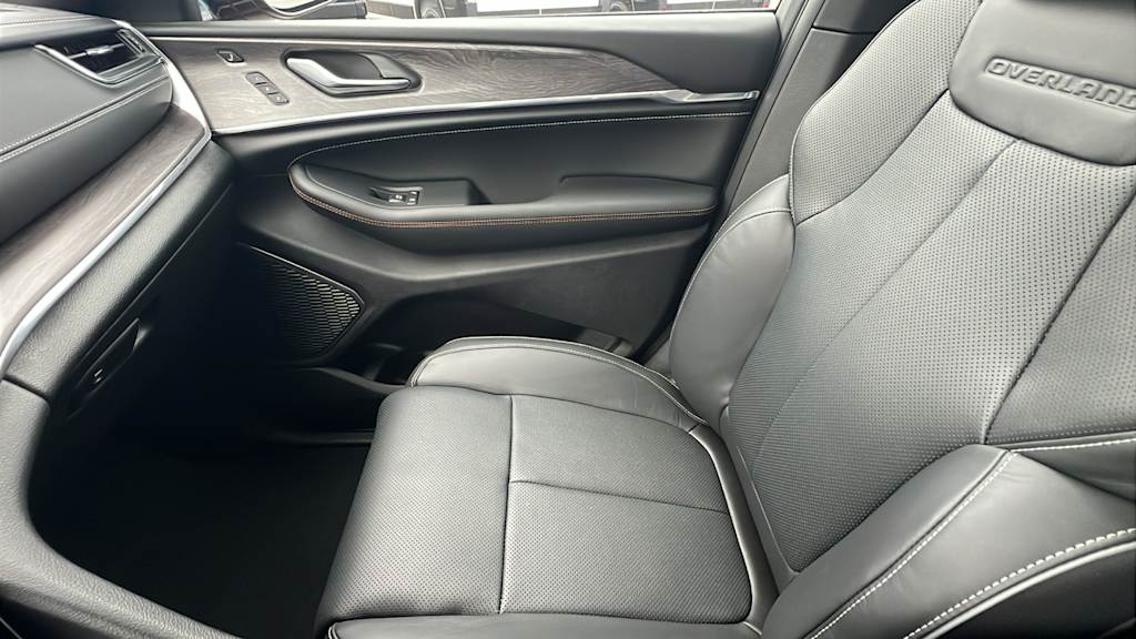 Thumbnail: 2025 Jeep Grand Cherokee - 10