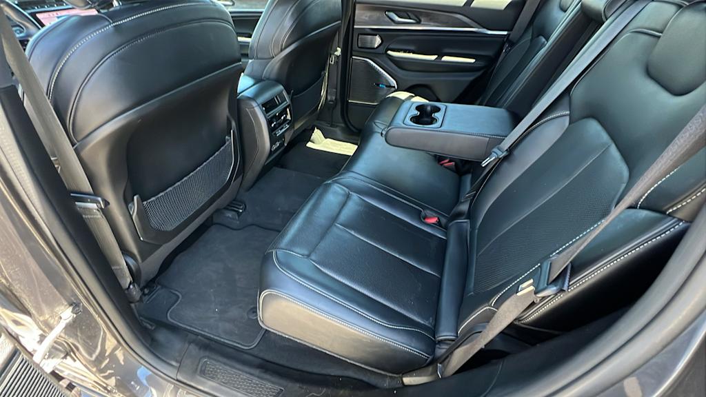 Thumbnail: 2022 Jeep Grand Cherokee - 12