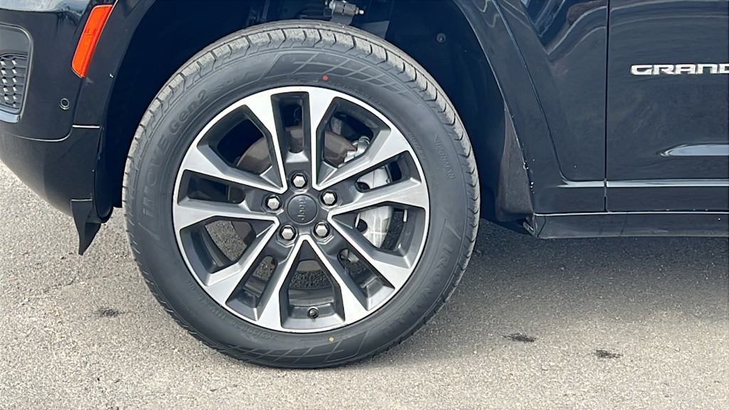 Thumbnail: 2022 Jeep Grand Cherokee - 8