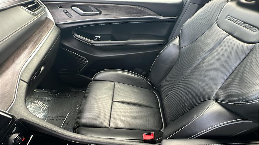 Thumbnail: 2022 Jeep Grand Cherokee - 11