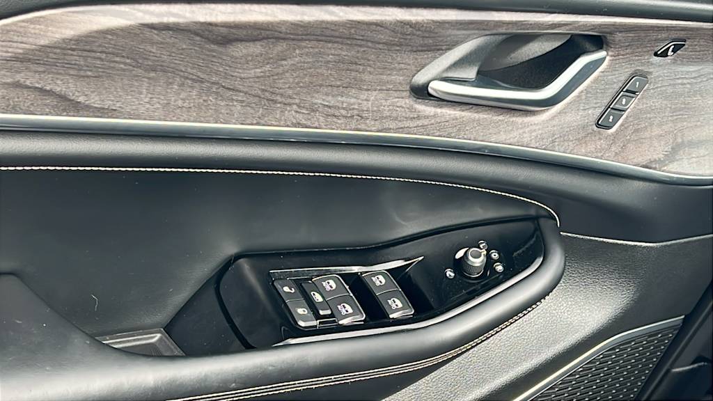 Thumbnail: 2022 Jeep Grand Cherokee - 25