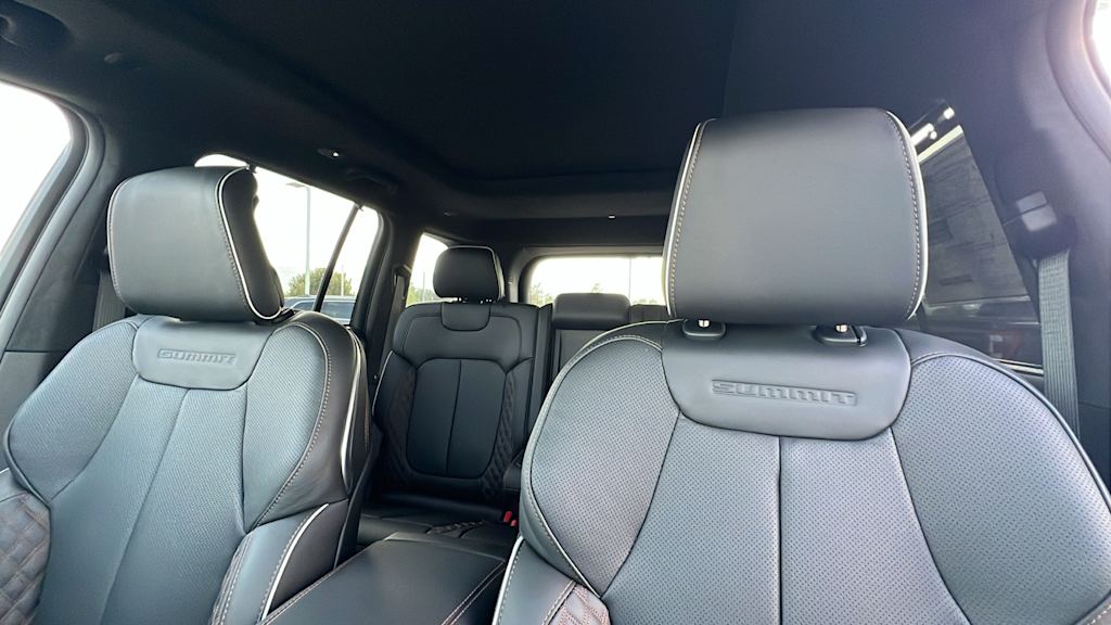 Thumbnail: 2025 Jeep Grand Cherokee - 10