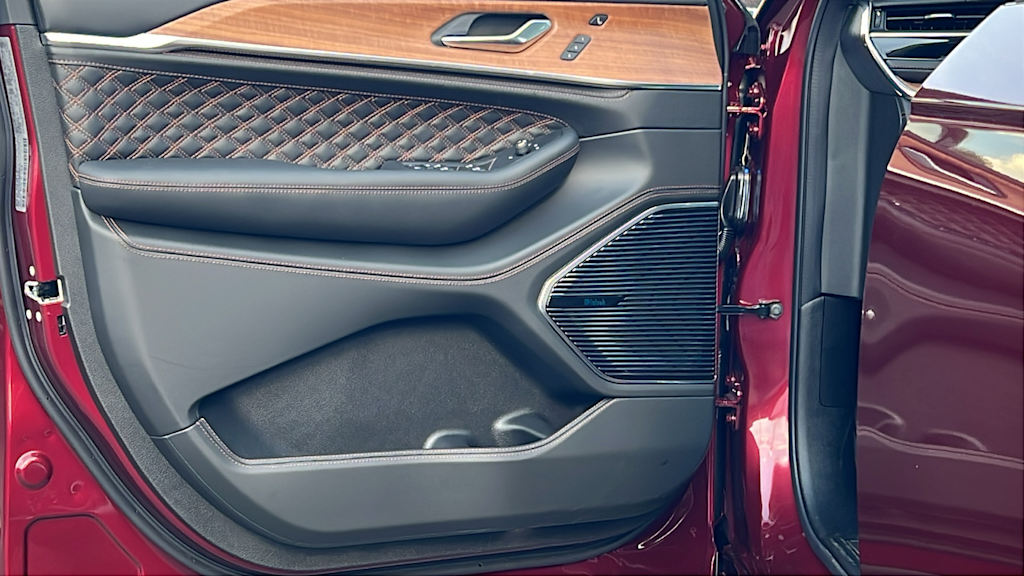 Thumbnail: 2025 Jeep Grand Cherokee - 28