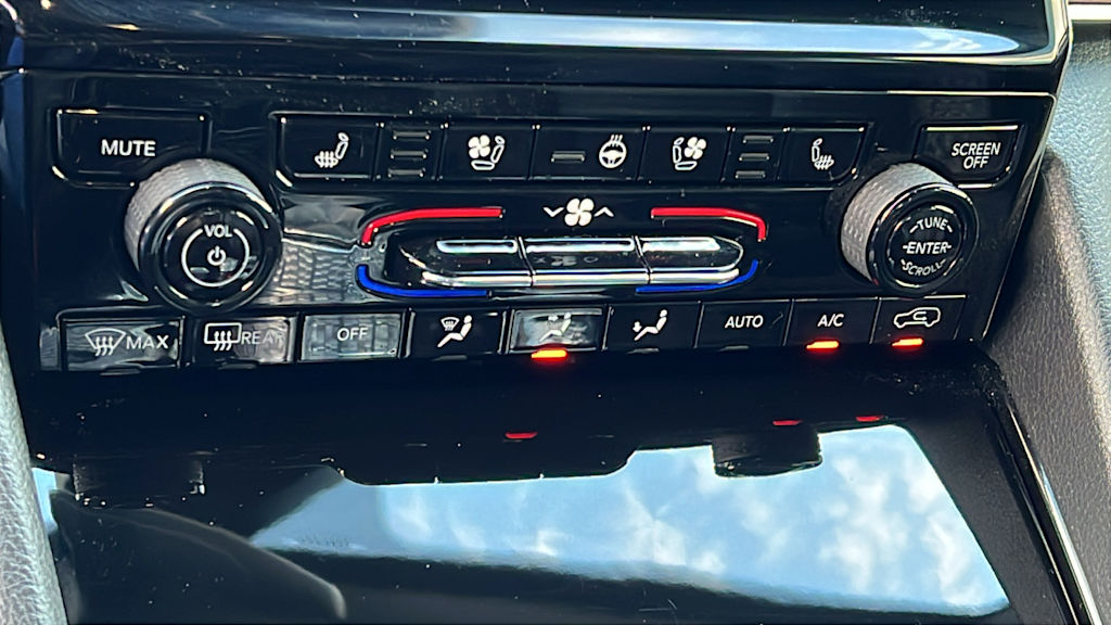 Thumbnail: 2023 Jeep Grand Cherokee - 21
