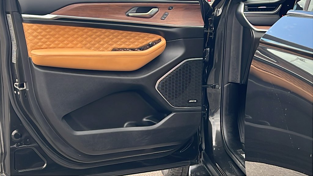 Thumbnail: 2023 Jeep Grand Cherokee - 29