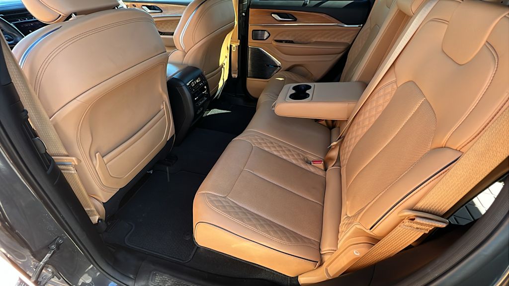 Thumbnail: 2022 Jeep Grand Cherokee - 11
