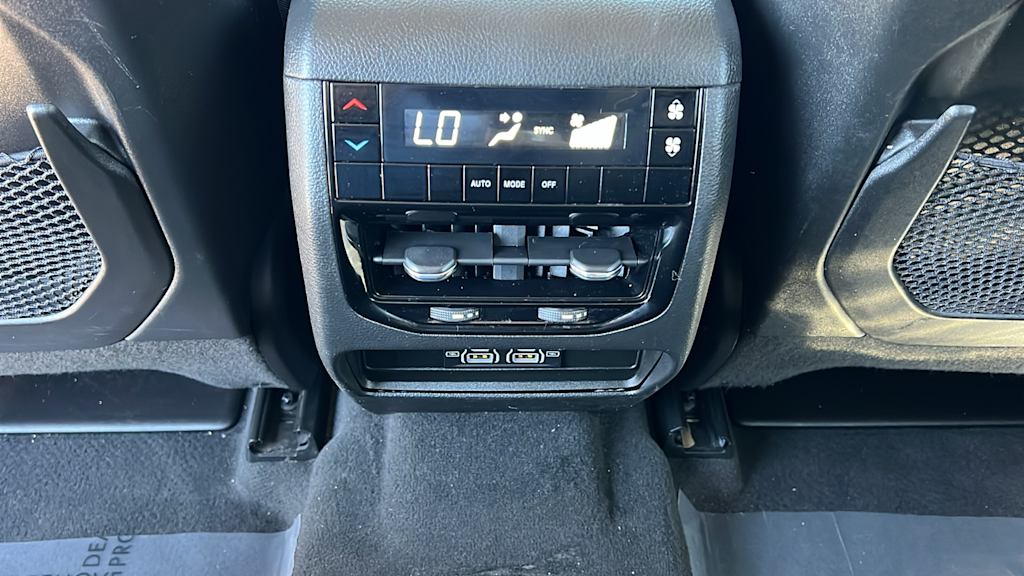 Thumbnail: 2023 Jeep Grand Cherokee L - 30