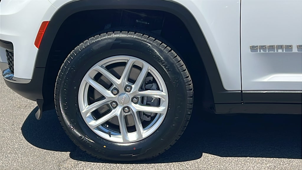 Thumbnail: 2023 Jeep Grand Cherokee L - 8