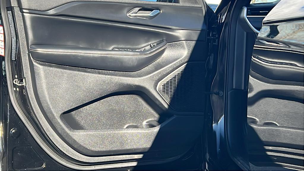 Thumbnail: 2023 Jeep Grand Cherokee L - 27