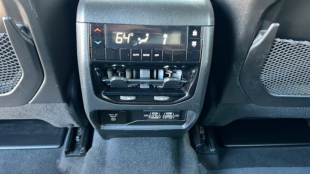 Thumbnail: 2023 Jeep Grand Cherokee L - 28