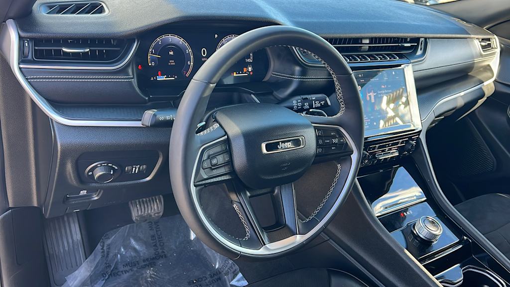 Thumbnail: 2023 Jeep Grand Cherokee L - 2