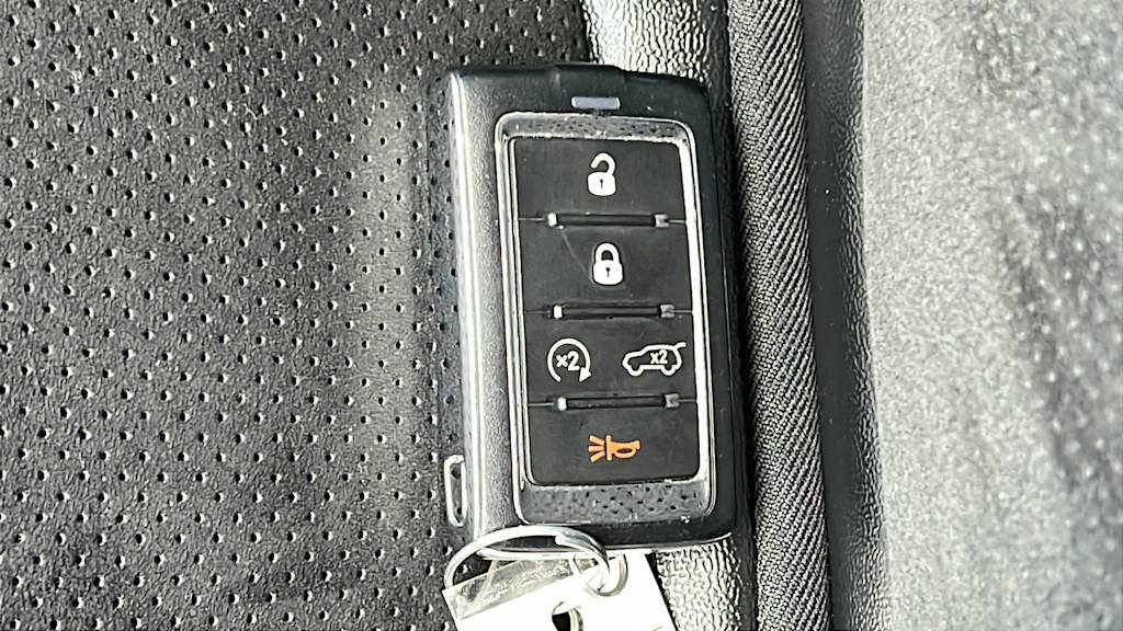 Thumbnail: 2023 Jeep Grand Cherokee L - 16