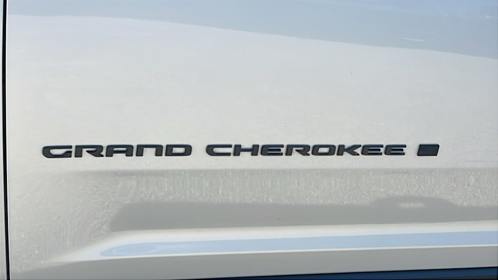 Thumbnail: 2023 Jeep Grand Cherokee L - 7