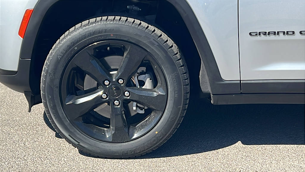 Thumbnail: 2023 Jeep Grand Cherokee L - 8