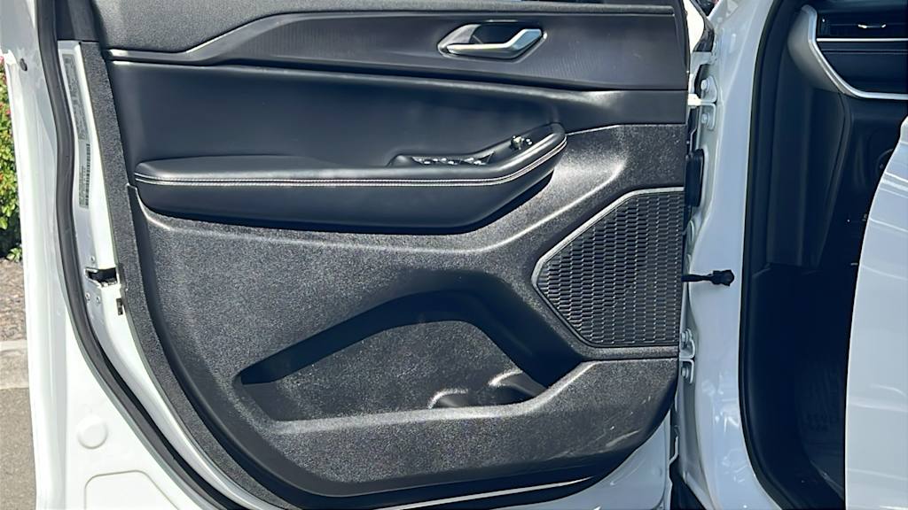 Thumbnail: 2023 Jeep Grand Cherokee L - 30