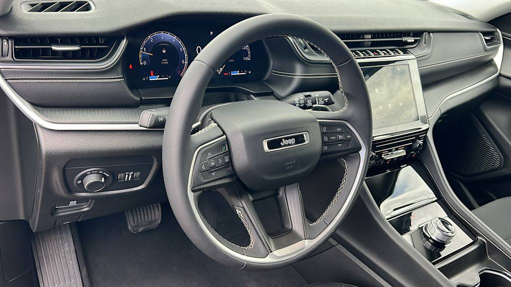 Thumbnail: 2024 Jeep Grand Cherokee L - 2