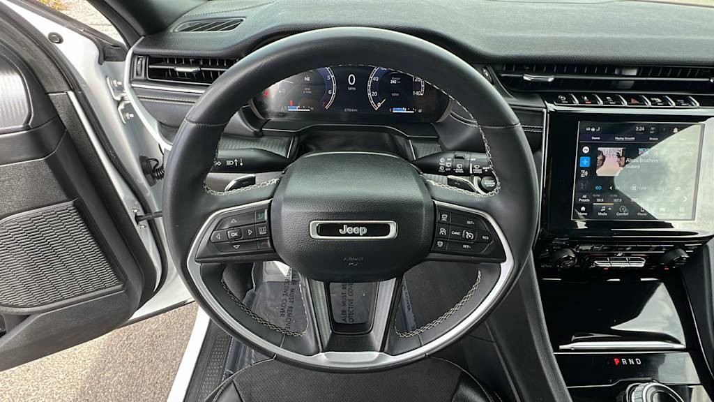 Thumbnail: 2023 Jeep Grand Cherokee L - 9