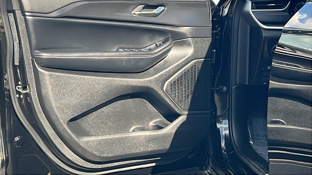 Thumbnail: 2024 Jeep Grand Cherokee L - 28