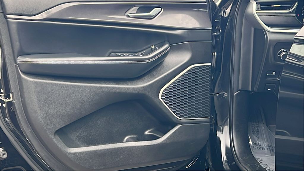 Thumbnail: 2021 Jeep Grand Cherokee L - 28